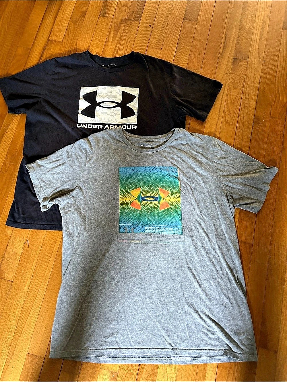 2 Under Armour Men's Short Sleeve Tees XXL Gray & Black